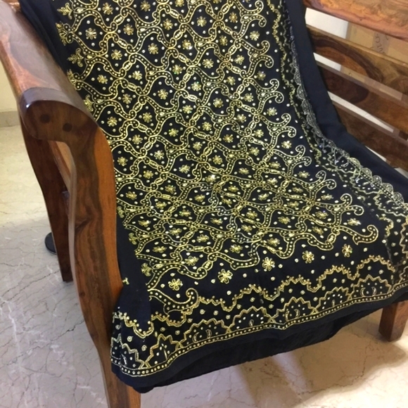 Embellished Black Saree with Blouse - Picture 3 of 17